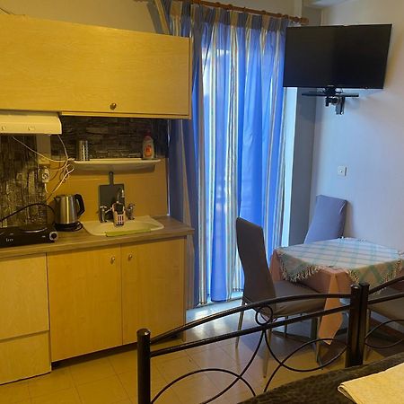 Pislis Rooms Kamena Vourla Luaran gambar