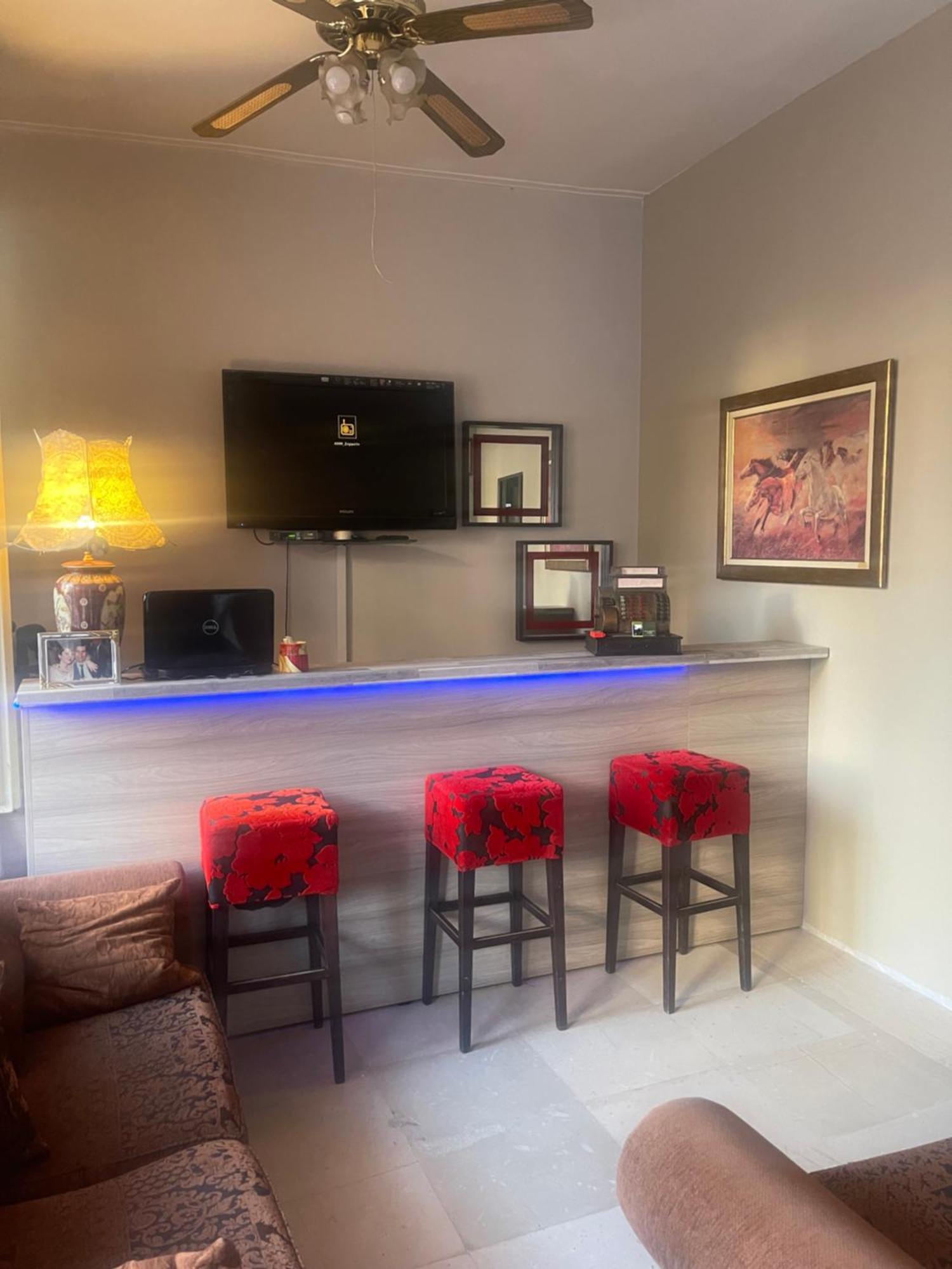 Pislis Rooms Kamena Vourla Luaran gambar