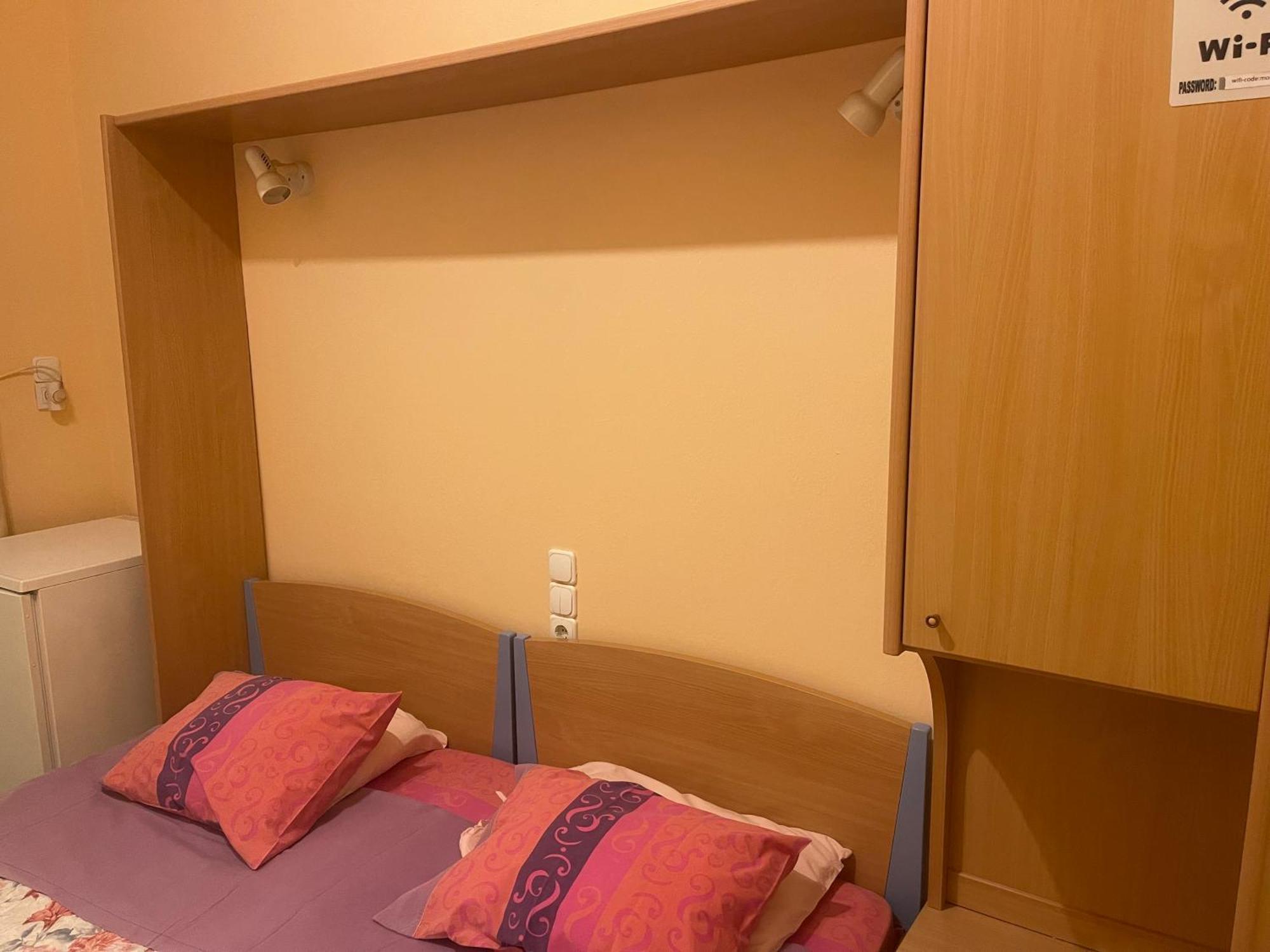 Pislis Rooms Kamena Vourla Luaran gambar