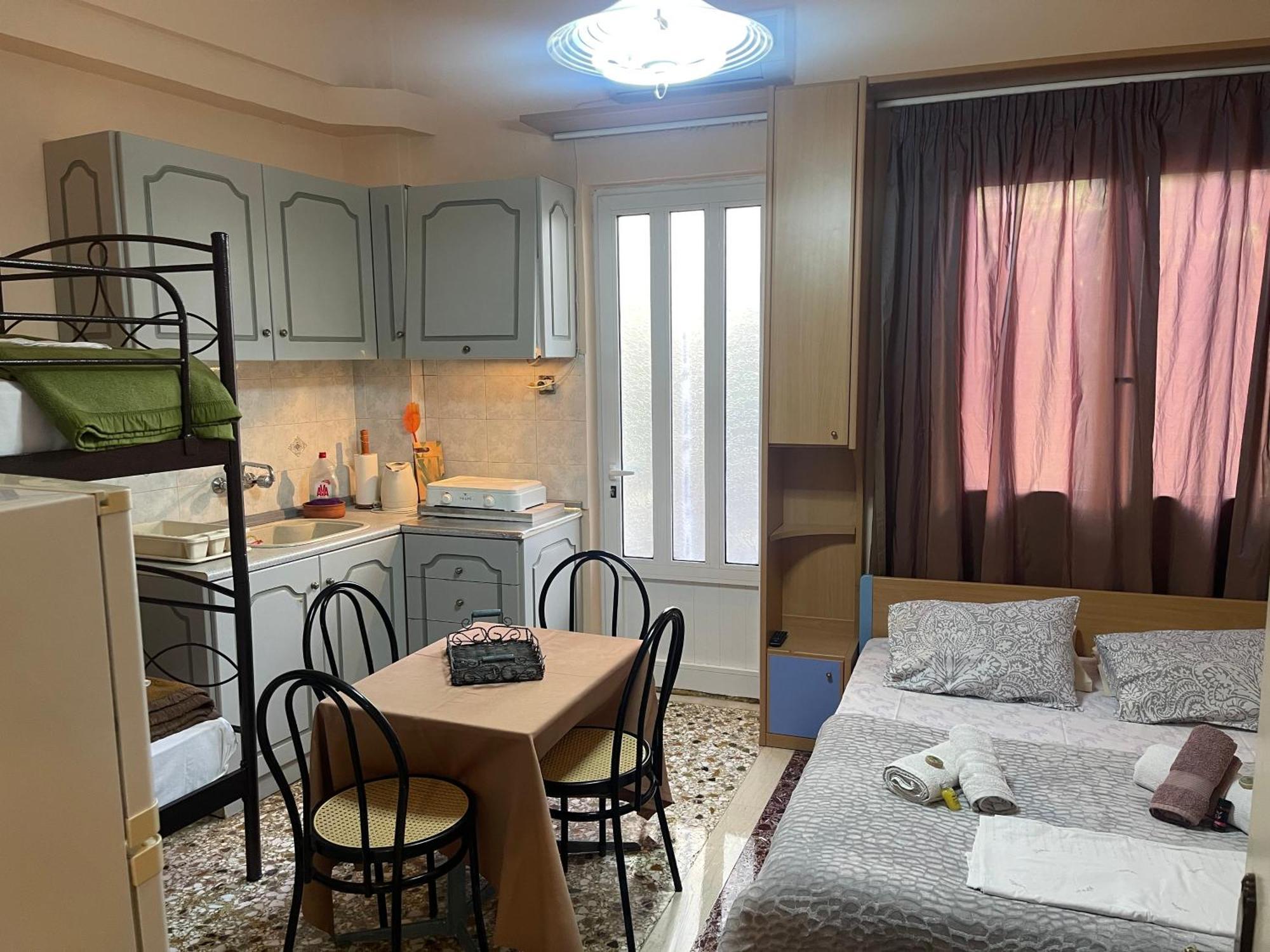 Pislis Rooms Kamena Vourla Luaran gambar